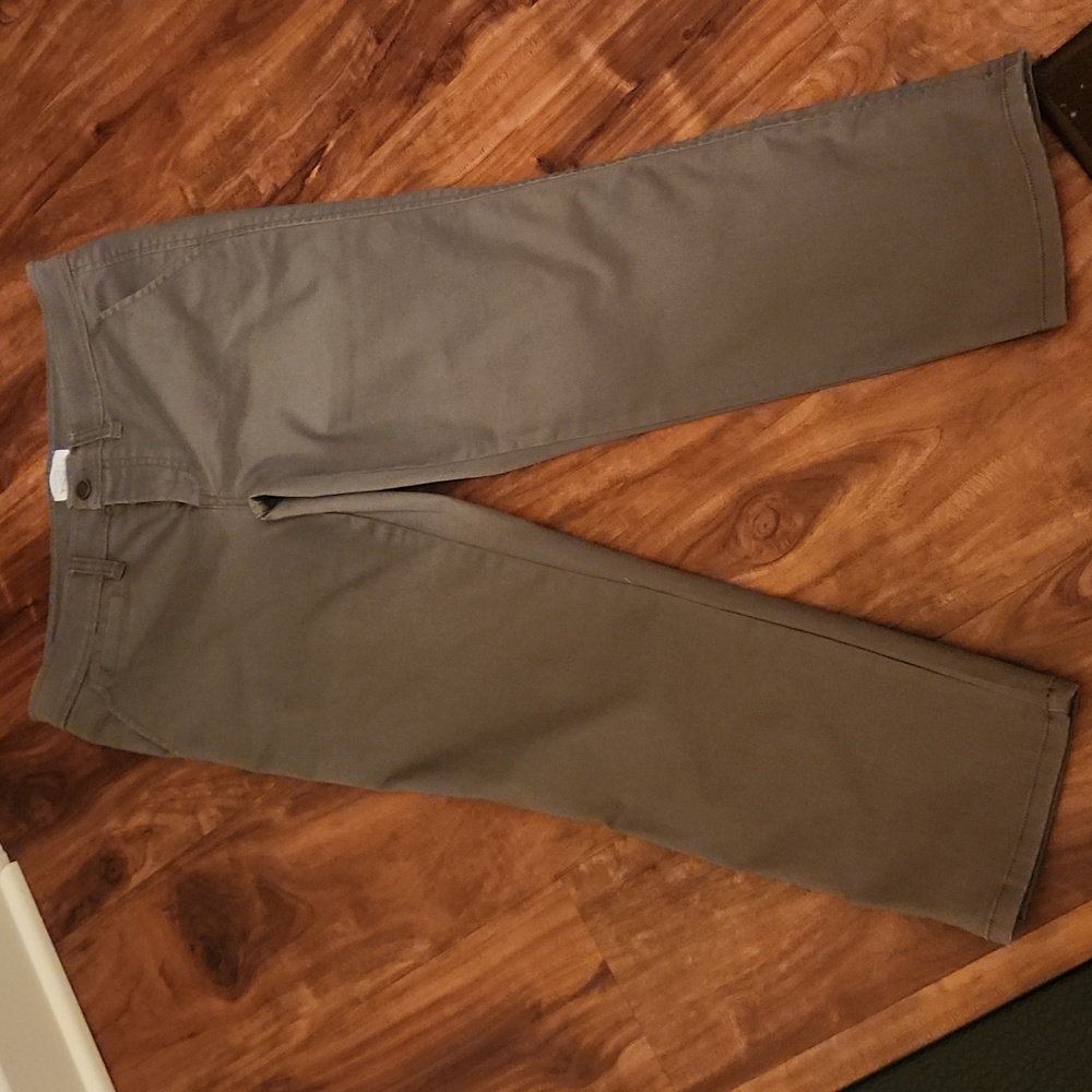 Market and Spruce capris